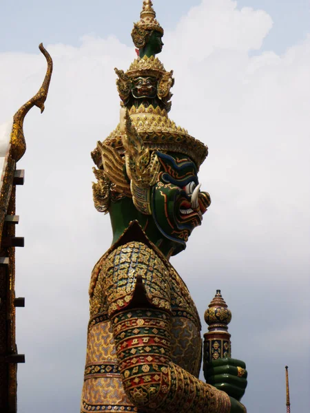 2013年1月25日 泰国曼谷 曼谷王宫一名战士的雕塑 — 图库照片