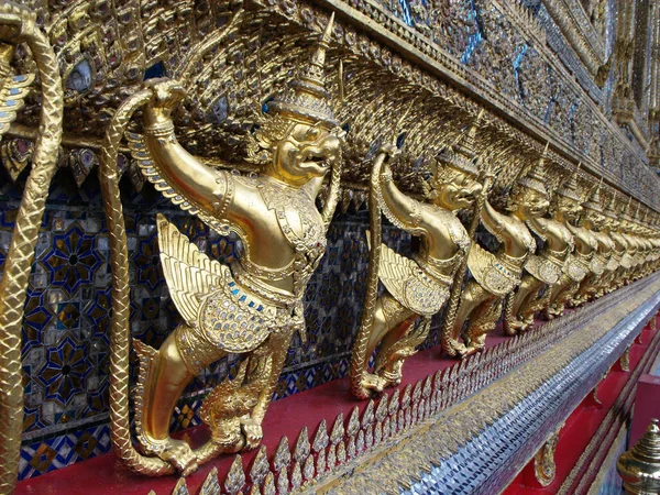 Bangkok Thaiföld Január 2013 Szobrok Gazdagon Díszített Arany Royal Palace — Stock Fotó