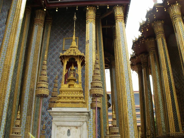 Bangkok Thaïlande Janvier 2013 Colonnes Stupa Richement Décorés Dans Bâtiment — Photo