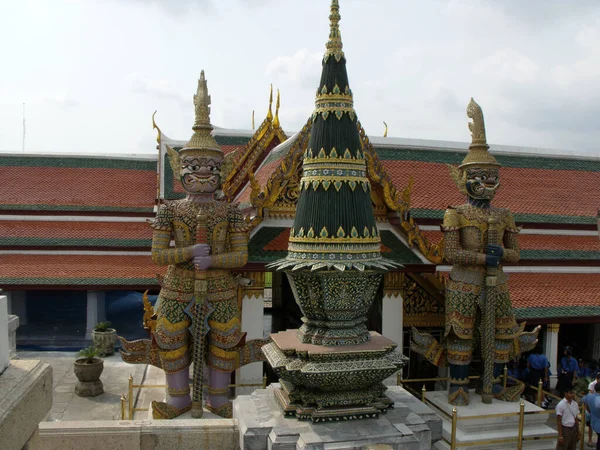 Bangkok Thaïlande Janvier 2013 Sculptures Deux Grands Guerriers Mythologiques Côté — Photo