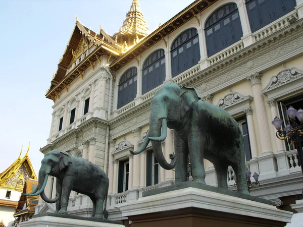 Bangkok Thaïlande Janvier 2013 Sculptures Bronze Deux Éléphants Palais Royal — Photo