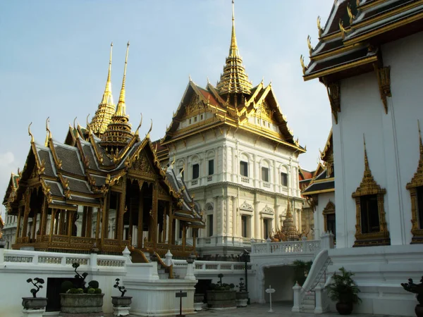 Bangkok Thailand January 2013 Richly Decorated Buildings Royal Palace Bangkok — Stock Photo, Image