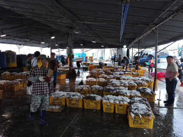 Dadaepo Busan South Korea September 2017 People Buying Fish Dadaepo — Stock Photo, Image