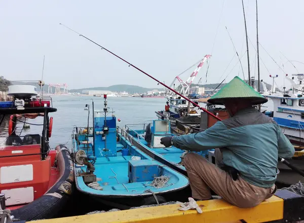 Dadaepo Busan South Korea September 2017 Man Fishing Pier Next — Stock Photo, Image