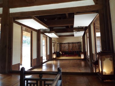 Seul, Güney Kore, 26 Eylül 2016: Seul Namsangol Hanok Köyü 'nde eski bir ev