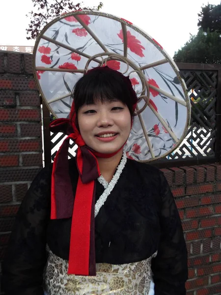 Jeonju Südkorea Oktober 2016 Ein Lächelndes Mädchen Hanbok Traditioneller Koreanischer — Stockfoto