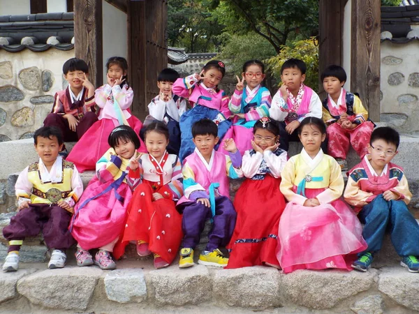 Seoul Zuid Korea September 2016 Groep Kinderen Gekleed Hanbok Traditionele — Stockfoto