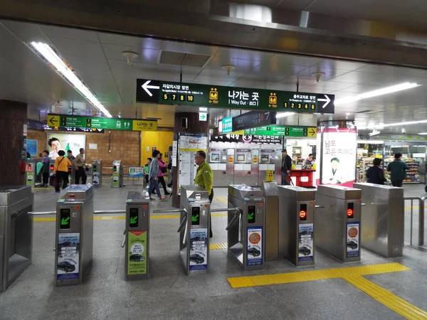 Busan Corea Del Sur Septiembre 2016 Entrada Una Estación Metro — Foto de Stock