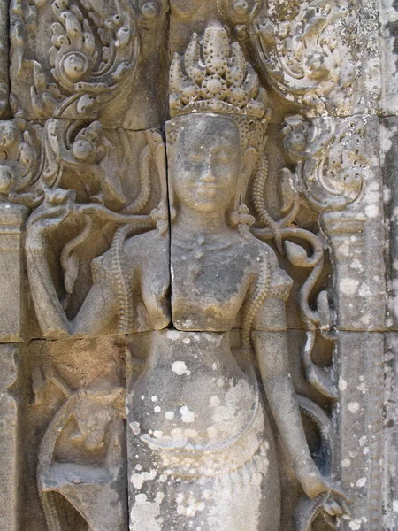 Siem Reap Camboya Abril 2016 Figura Femenina Tallada Piedra Templo — Foto de Stock