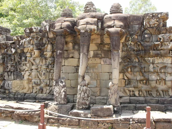 Siem Reap Cambodge Avril 2016 Trois Éléphants Différentes Figures Sculptés — Photo