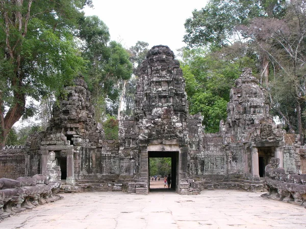 Siem Reap Cambodja April 2016 Toegangsdeuren Naar Een Van Tempels — Stockfoto