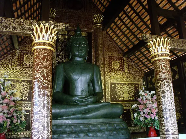 Chiang Mai Tailândia Abril 2016 Imagem Buda Lado Wat Chedi — Fotografia de Stock