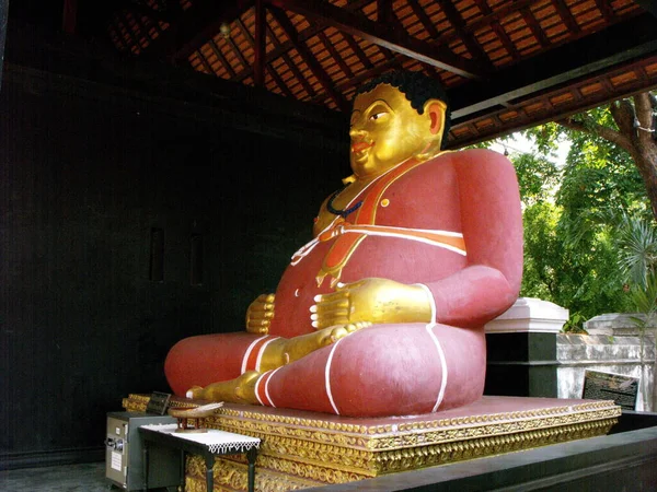 Chiang Mai Tailândia Abril 2016 Grande Buda Vestido Vermelho Lado — Fotografia de Stock