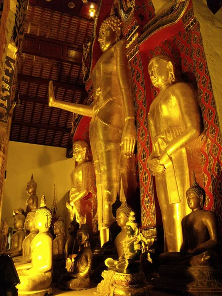 Chiang Mai Tailandia Abril 2016 Vista Vertical Imágenes Buda Templo — Foto de Stock