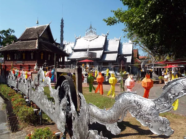 Chiang Mai Tailândia Dezembro 2018 Cerca Exterior Telhado Wat Sri — Fotografia de Stock