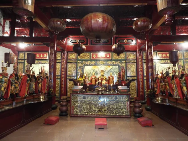Medan Sumatra Indonésia Janeiro 2018 Altar Salão Principal Templo Vihara — Fotografia de Stock