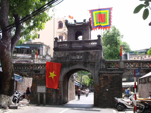 Hanoi Wietnam Junio 2016 Brama Miasta Quan Chuong Puerta Torre — Zdjęcie stockowe