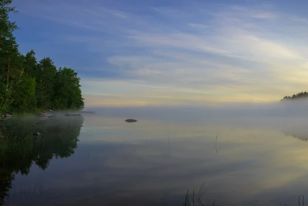 Morning lake — Stockfoto