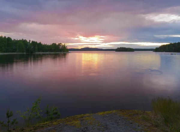 Summernight nad jeziorem — Zdjęcie stockowe