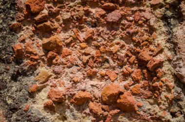 kırık tuğla duvar