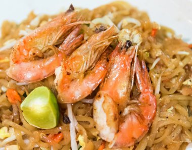 pad Thai - Tay kızartılmış erişte