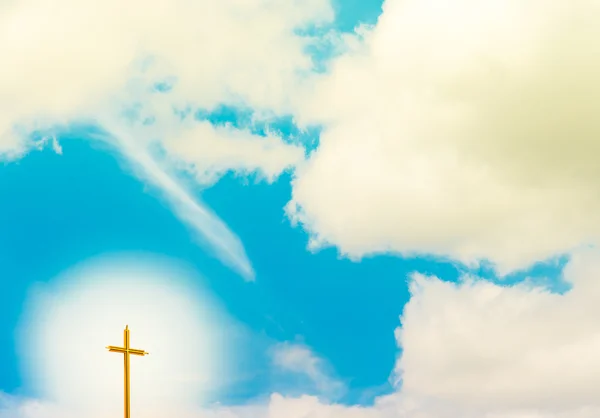 Cielo azul con cruz radial — Foto de Stock