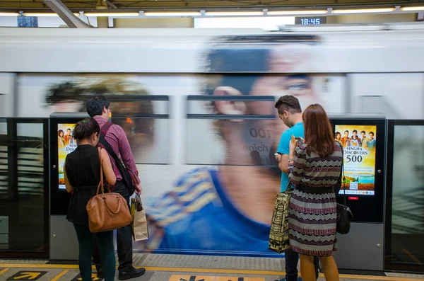 Bts skytrain emberek — Stock Fotó