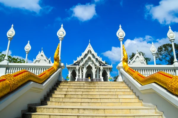 Tempel in krabi thailand: keawkowarama — Stockfoto