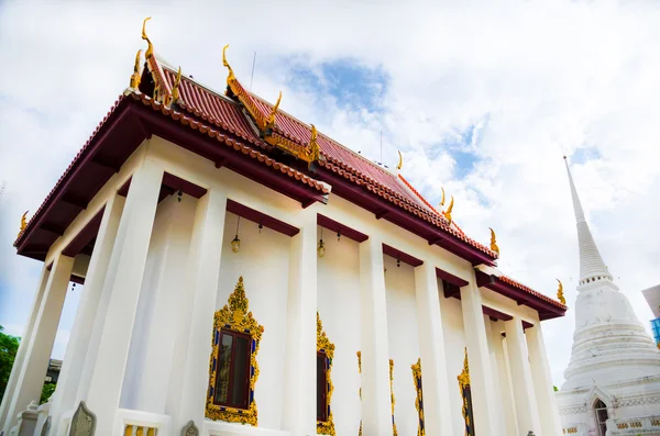 Wat pathumwanarama Tempel bei bewölktem Tag — Stockfoto
