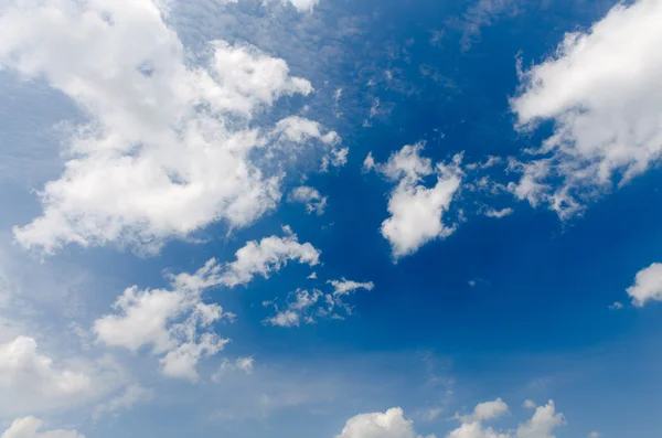 Blue sky with clouds — Stock Photo, Image