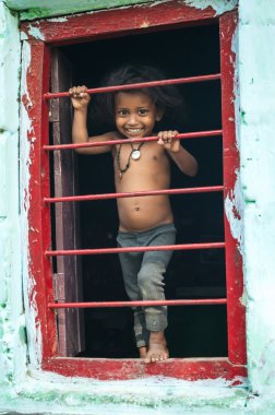 onun evinde Hint ızgara