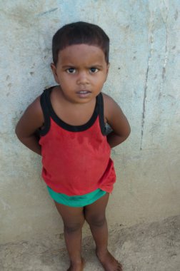 Gaya, Hindistan 13 Mayıs, 2014 - gaya kentin gecekondu Hintli erkek bilinmeyen