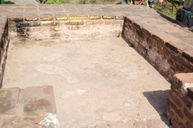 gridhakuta dağ nerede Buda'nın kulübe inşa etti