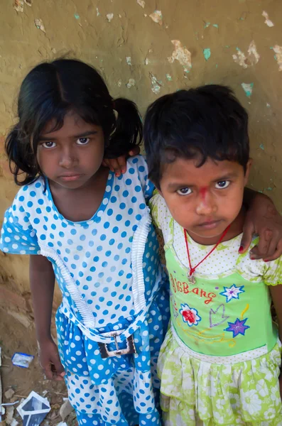 Indian kid see photographer — Stock Photo, Image