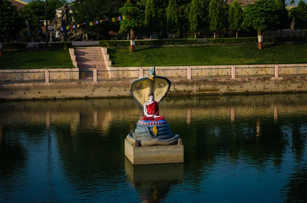 Bodhigaya Türkiye, Mayıs 11, 2014: yılan kin Buda heykeli — Stok fotoğraf