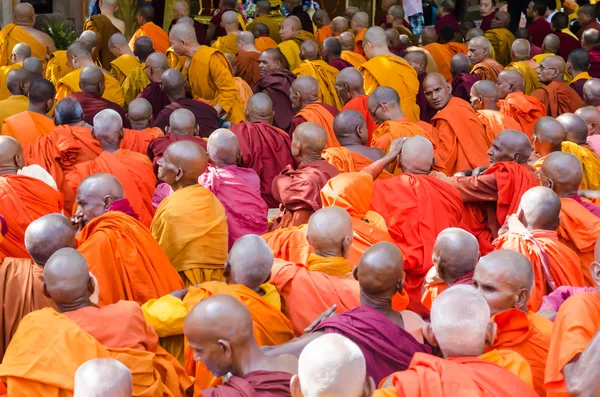 Indian Monks sitting — Stock Photo, Image