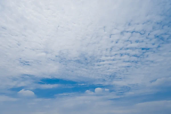 Schleierwolkenlandschaft — Stockfoto