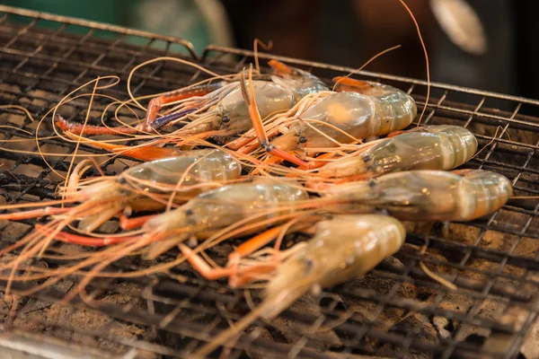 Crevettes grillées brûlées fraîches — Photo