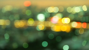 Bokeh şehrin geceleri bulanıklık