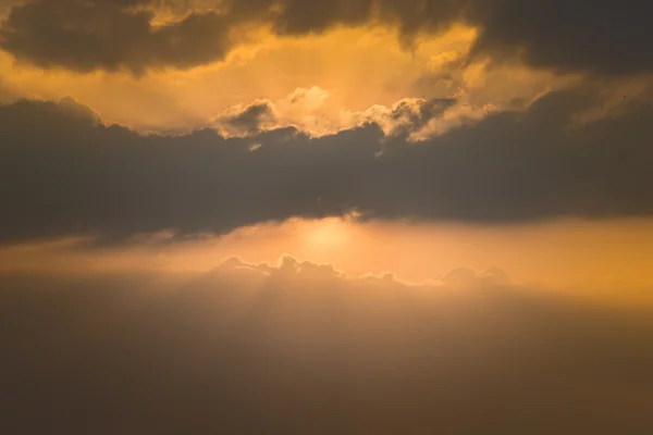 金色的夕阳的天空 — 图库照片