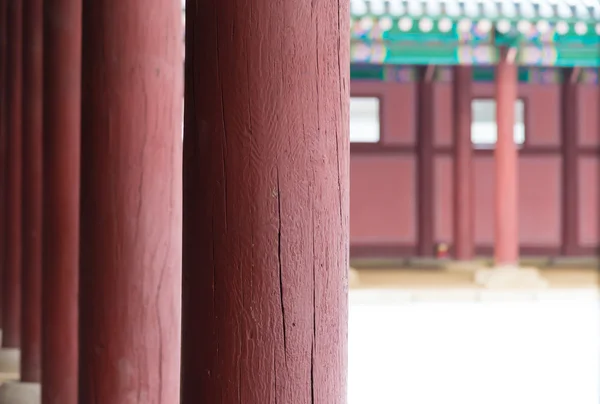 Σειρά των Πολωνών μέσα Παλάτι Gyeongbokgung κινηματογράφηση σε πρώτο πλάνο — Φωτογραφία Αρχείου