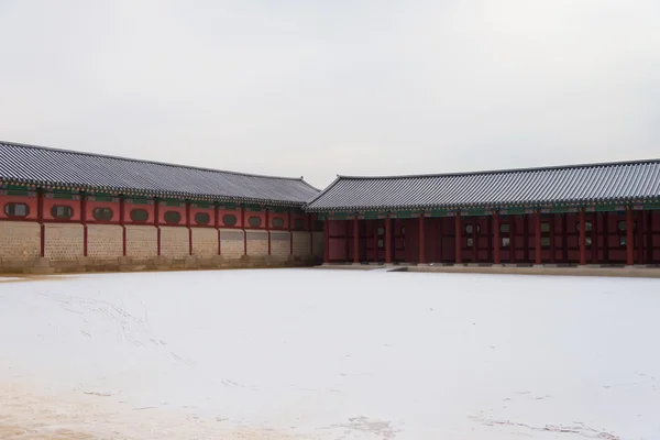 Kışın Gyeongbokgung Sarayı — Stok fotoğraf