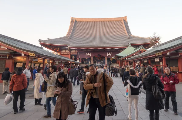 People around senjoji temple in Tokyo, Japan — Stock Photo, Image
