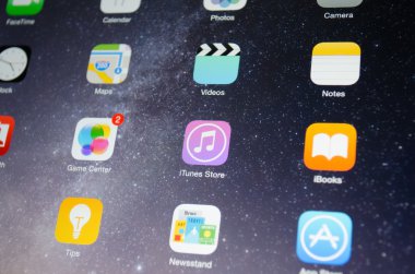 Apple'nın aygıt ekran itunes store uygulama simgesi üzerinde duruldu