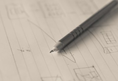 iş tartışma için mavi mürekkep ile yazılı kağıt koymak kalem 