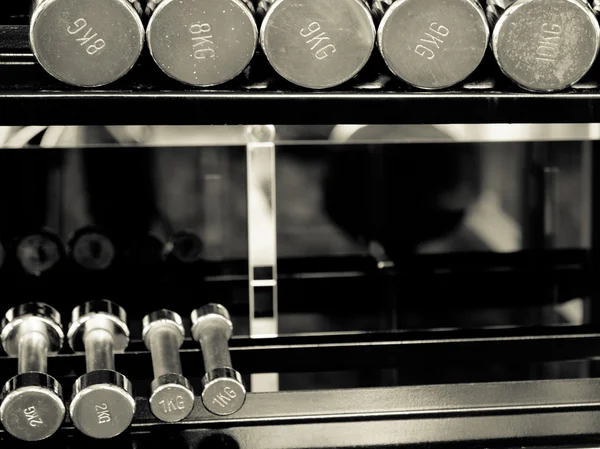 Dumbells fitness siyah ve beyaz satır