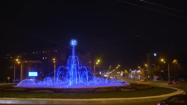 Kharkiv, Ucrania - 22 de agosto de 2021: Fuente de luz sin agua en Gagarin avanue — Vídeos de Stock