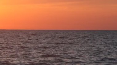 günbatımı deniz ufku