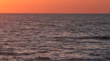 Günbatımı okyanus ufuk