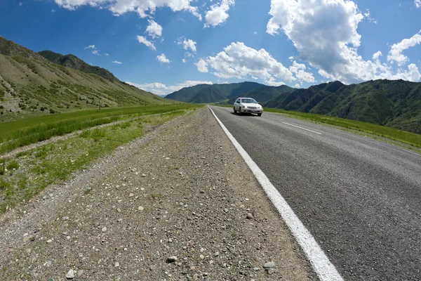 Altai mountains road — Stock Photo, Image